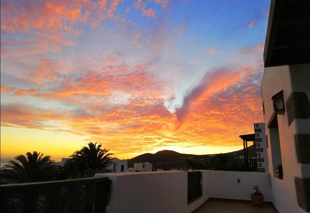 Casa Layka, Con Maravillosas Vistas Al Mar La Asomada (Lanzarote) Exterior foto